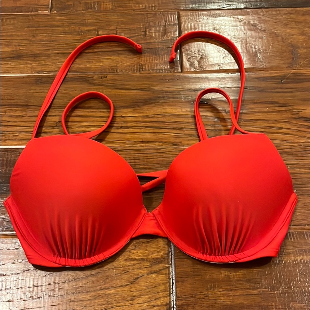 Women’s Hollister Padded Underwire Red Bikini Top. Size L.